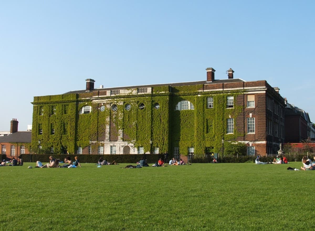 Goldsmiths, University of London kampüsünden bir görünüm