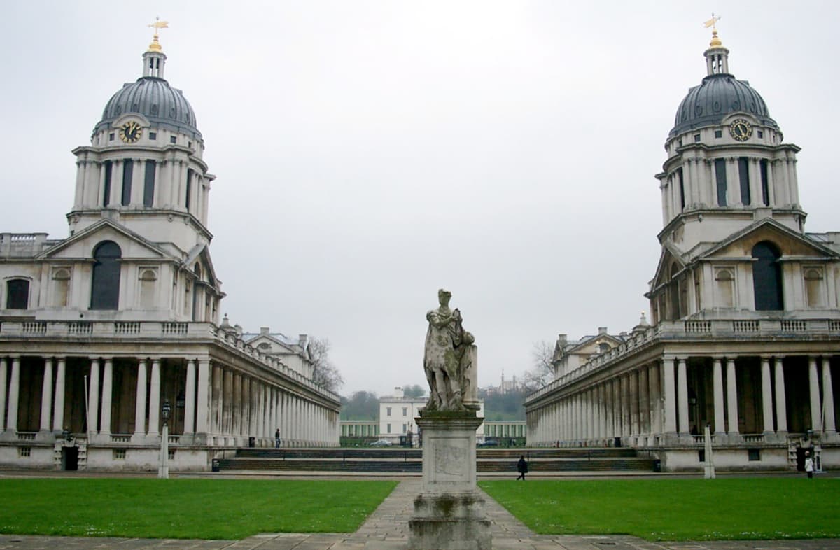 University of Greenwich kampüsünden bir görünüm