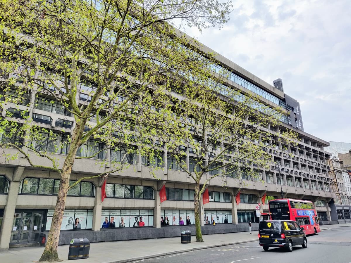 King's College London kampüsünden bir görünüm
