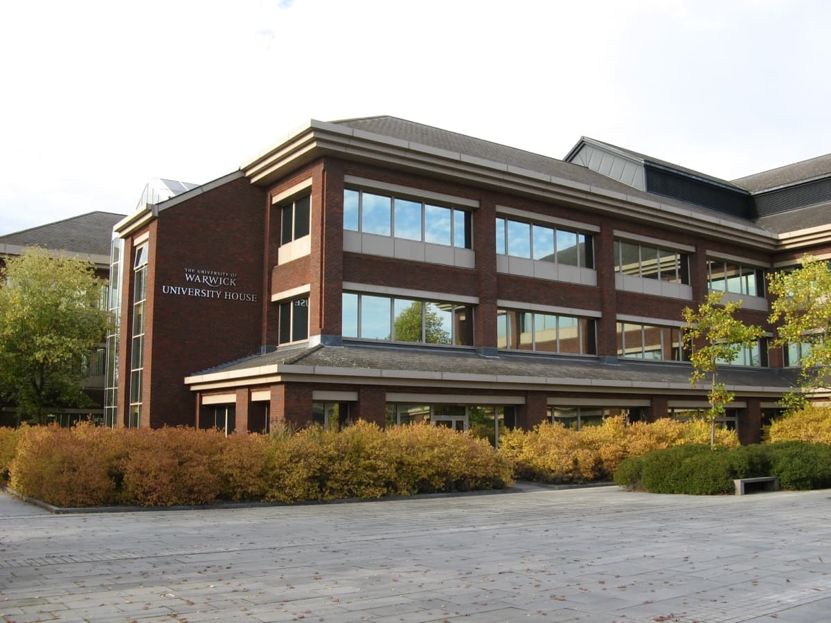 University of Warwick kampüsünden bir görünüm